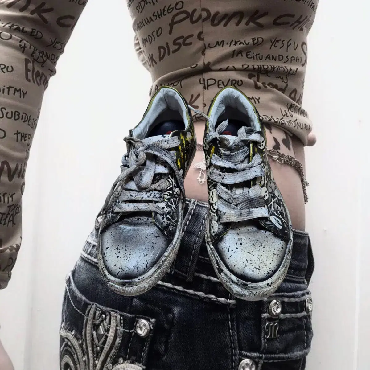 Vintage Skull painting sneakers