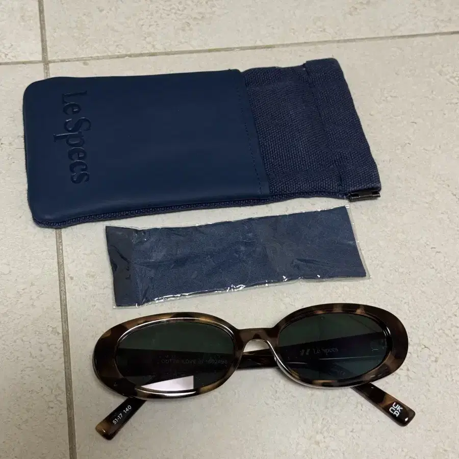 Lespecs 선글라스