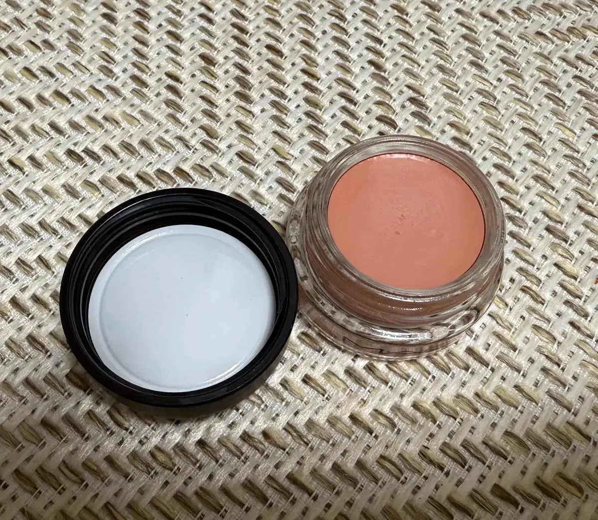 Mac Pro Longwear Paint Pot_Art Teraphy Peach