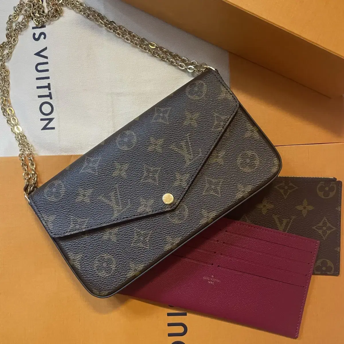 LOUIS VUITTON 루이비통 트리플 체인백