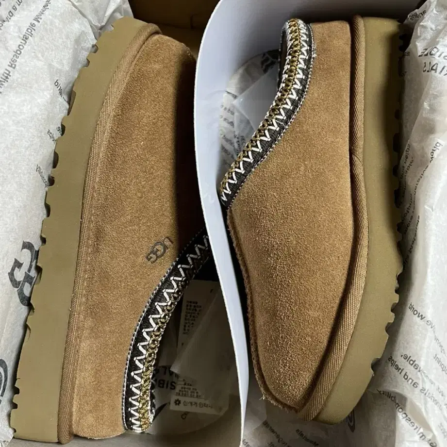 (새상품) 미국 ugg 타스만240mm