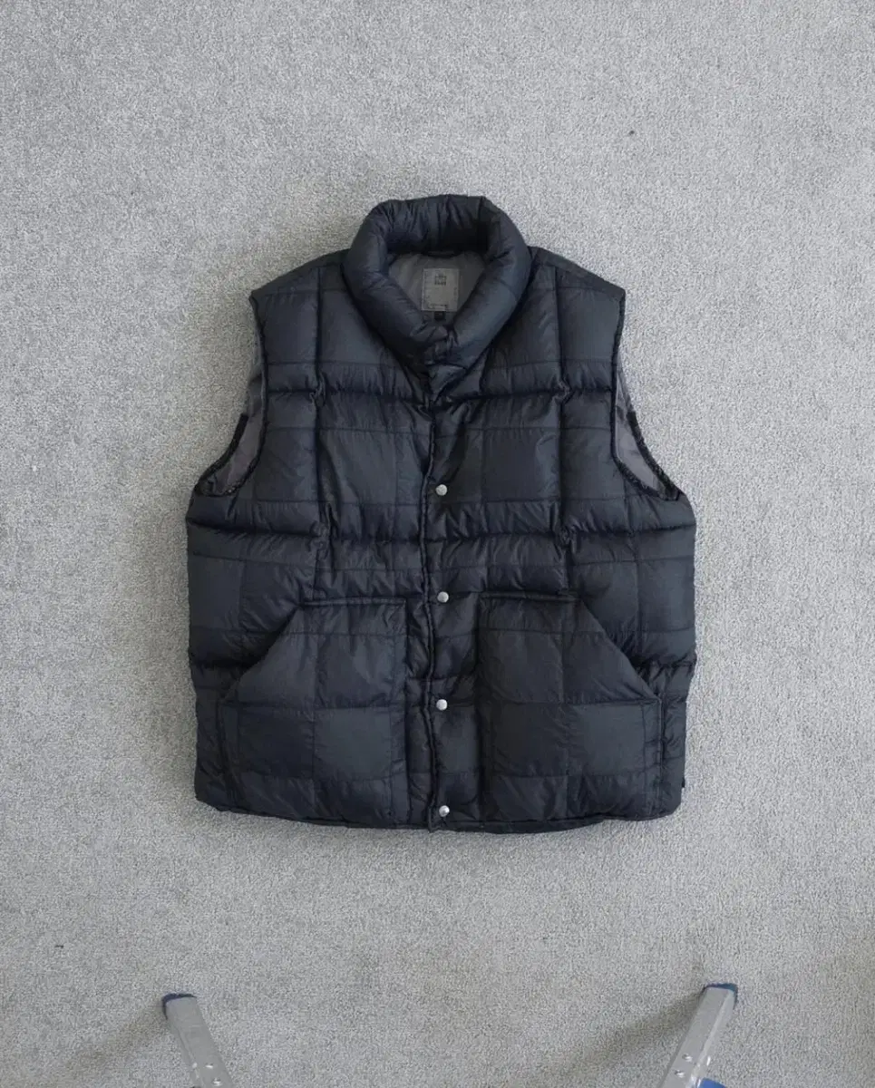 4) POLITHER 25SS PATCHED VEST BLACK