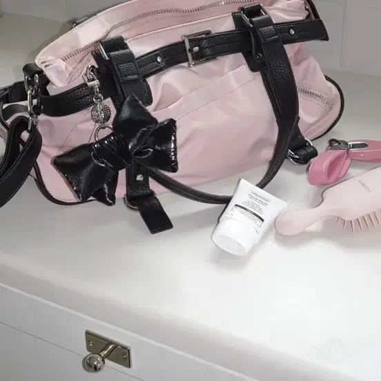 페일제이드 belted duffle bag 베이비핑크가방(새거)