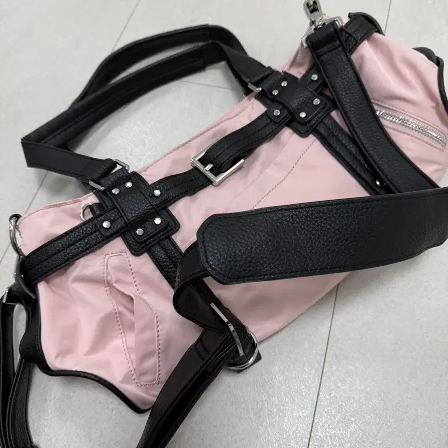 페일제이드 belted duffle bag 베이비핑크가방(새거)