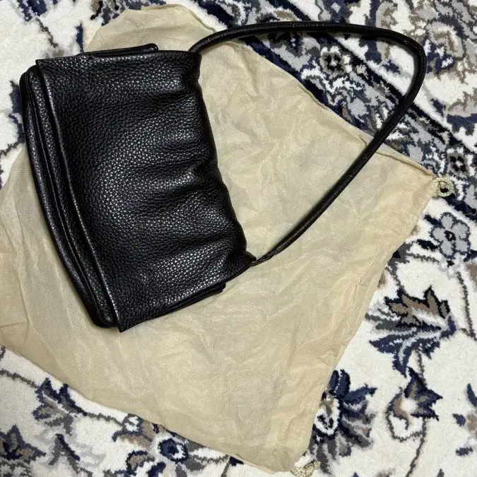 어트(autt) 폴디드백 folded bag 블랙