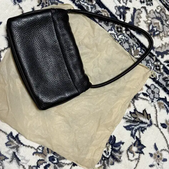 어트(autt) 폴디드백 folded bag 블랙