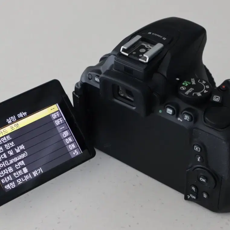 니콘 D5500(블랙바디) DSLR  민트급