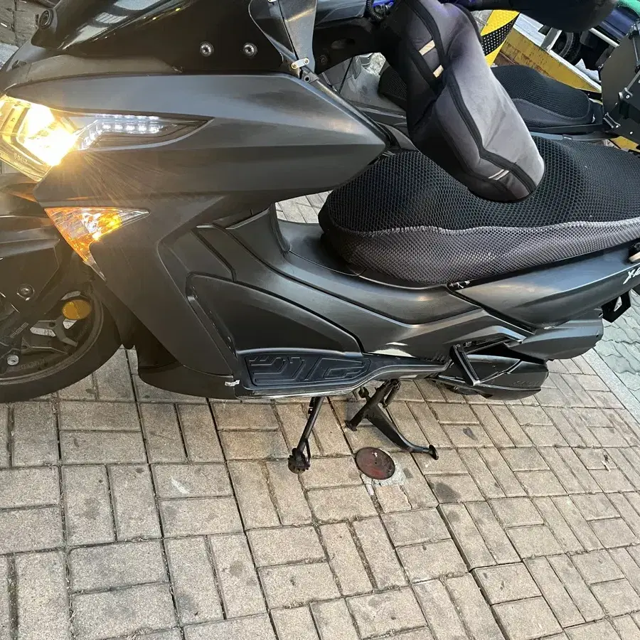 킴코 x타운 300cc 팝니다