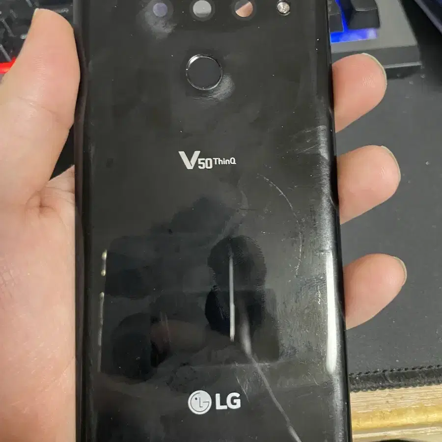 LG V50 ThinQ 후면 커버 전부붙어있는거 판매합니다