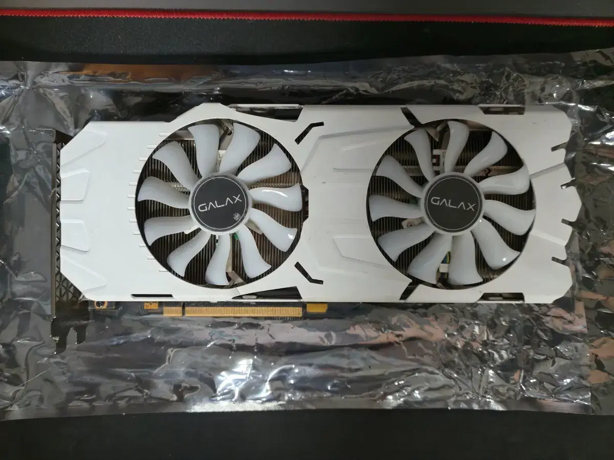 갤럭시 GTX 1080TI 개간지 화이트