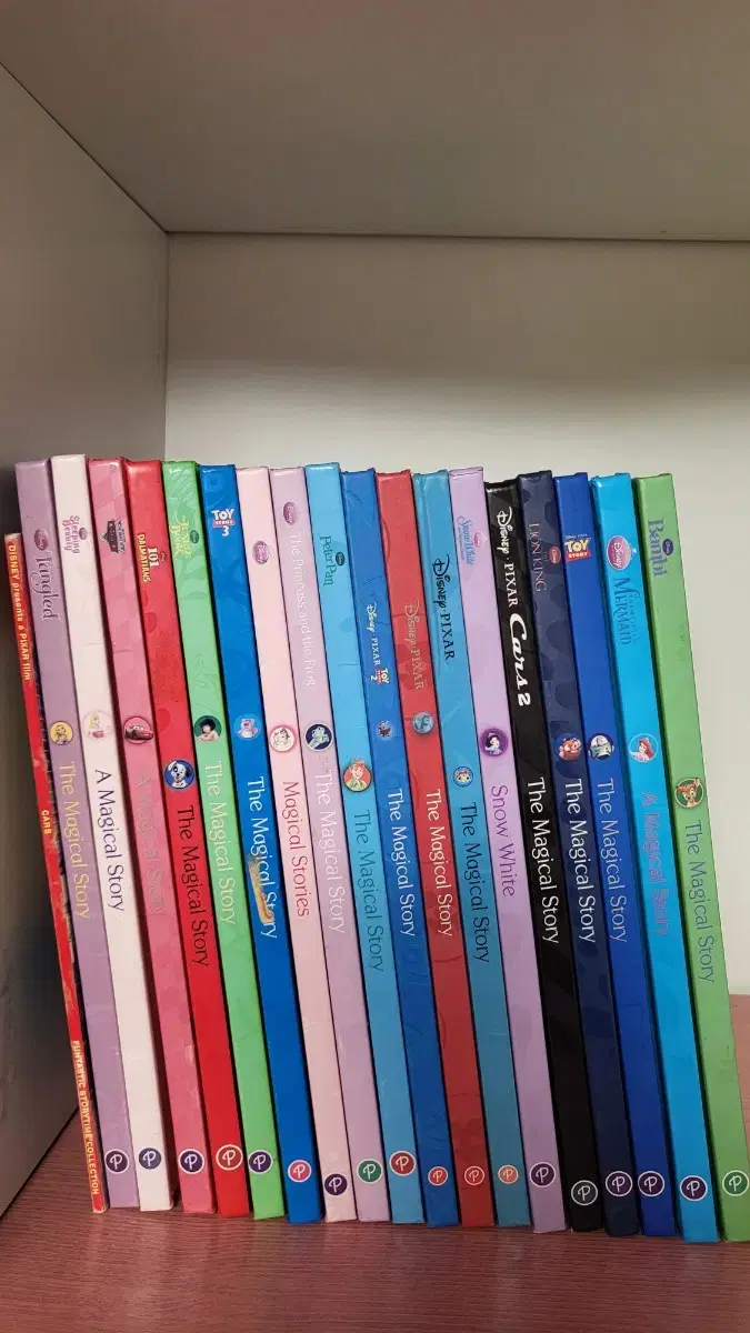 bulk, 19 volumes of Disney English books, Joonie picture books