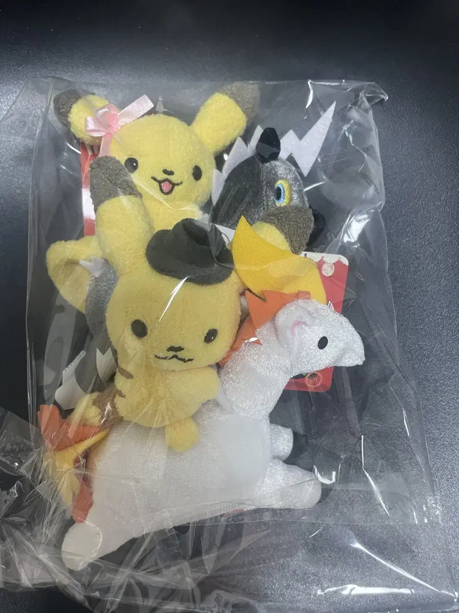 Pokémon Center Genuine Little Tales Ponyta Pikachu and Jigglypuff Pikachu Keyring Set