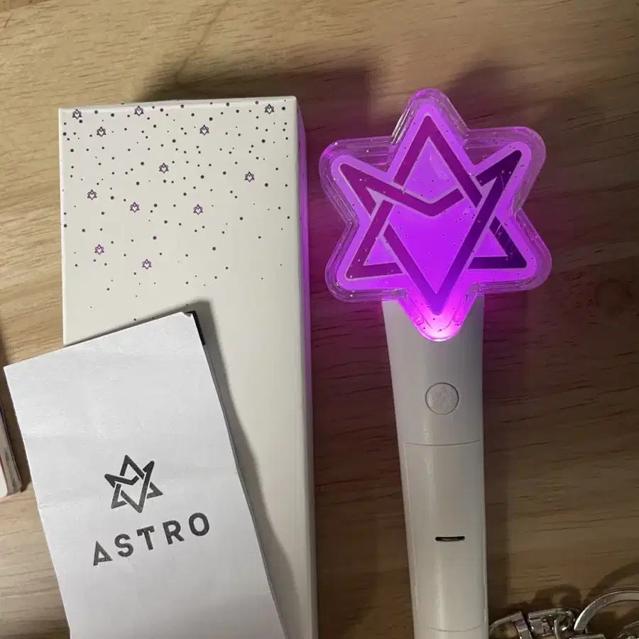 아스트로 로봉 키링 양도