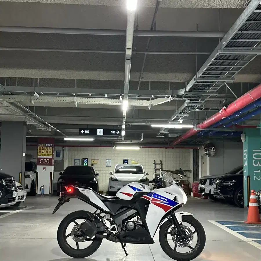 cbr125 건담 2013년식 팝니다! 개인 (업자XX)