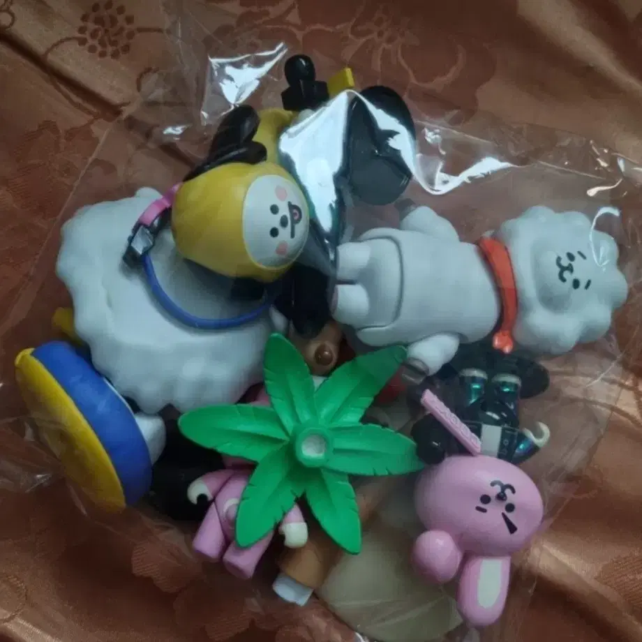 bt21 피규어