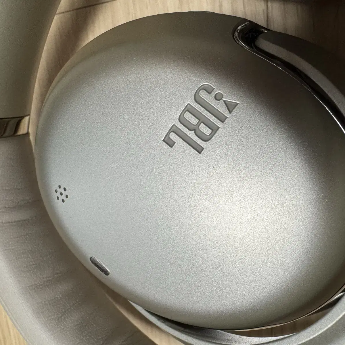 JBL TOUR ONE M2