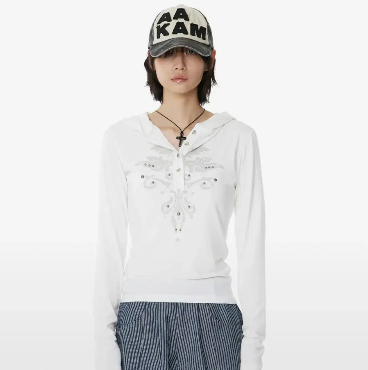 아캄 Studded Leaf Hooded Long Sleeve