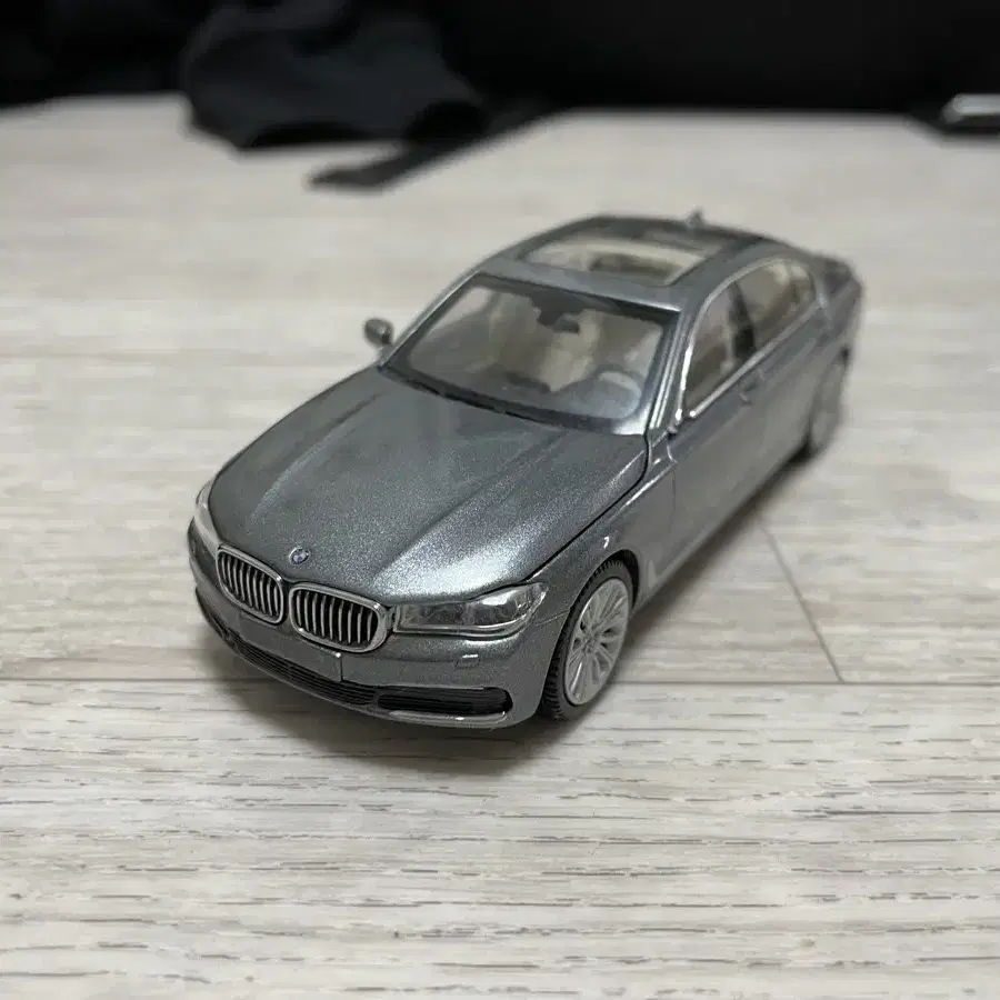 BMW 750Li 미니카 판매합니다