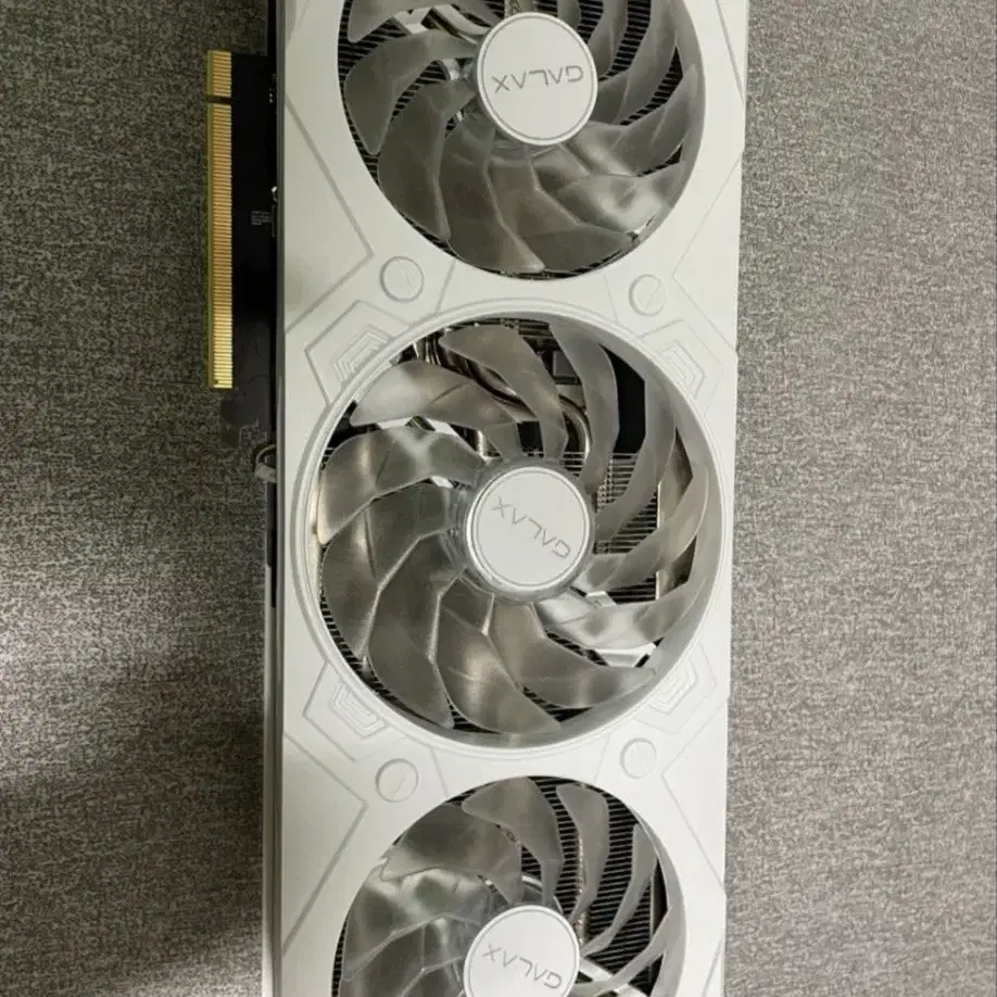 갤럭시 RTX 4070 white