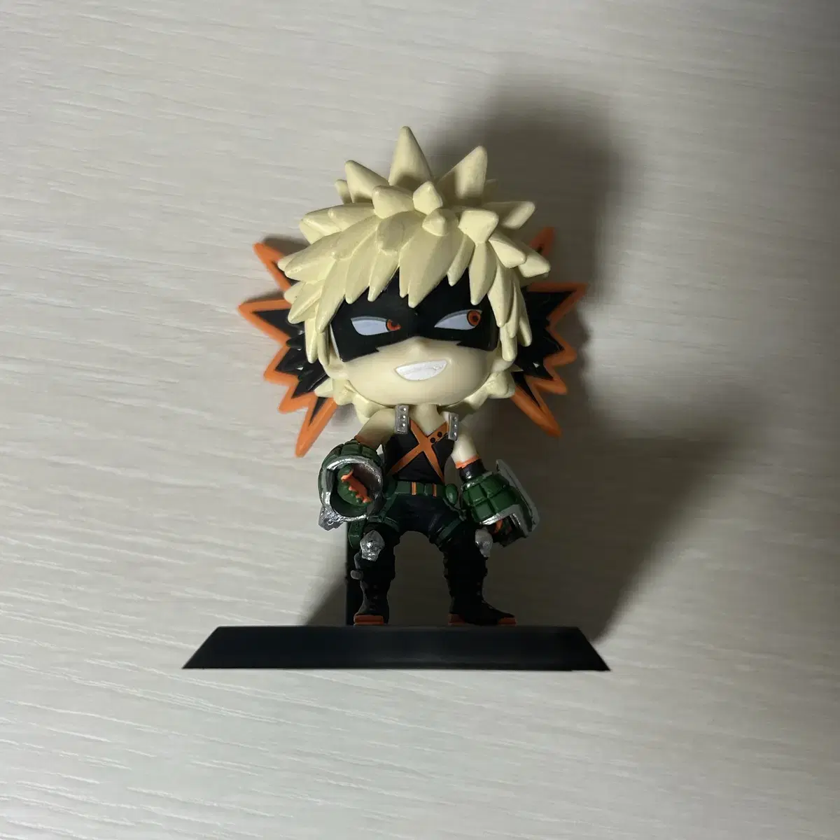 (Quick sale!!) I'm selling a figure of Naha Bakugo from the First Lotto.