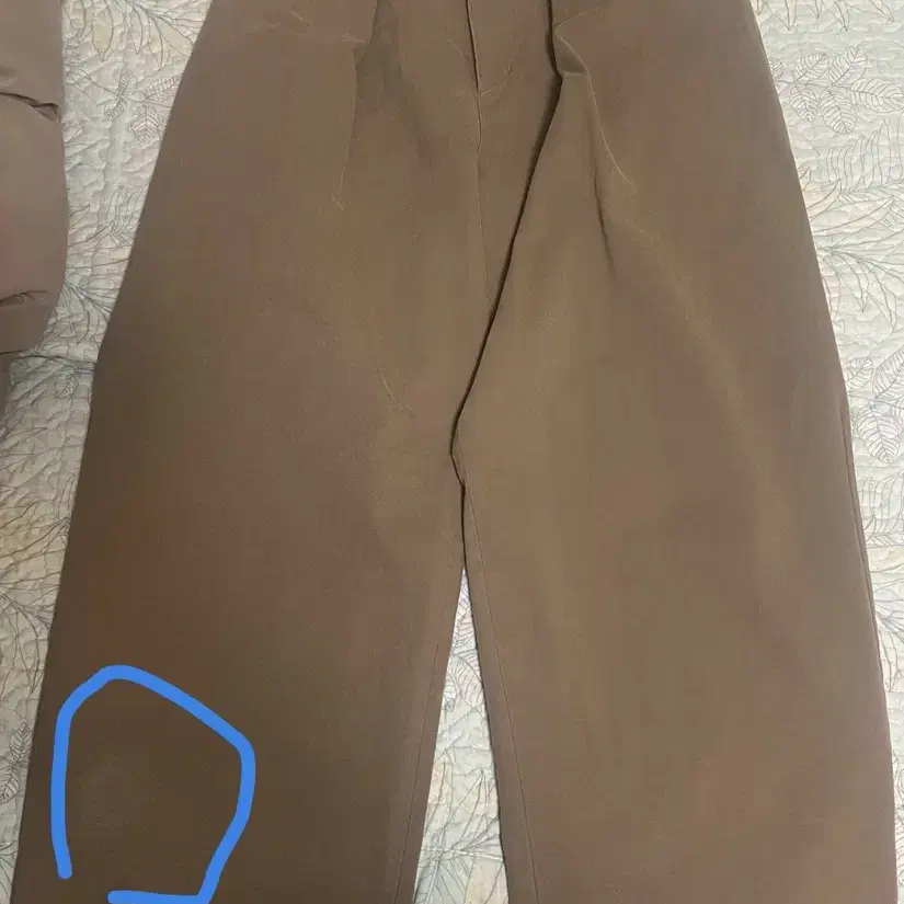 아트이프액츠 washed pocket on tuck pants 모카 s