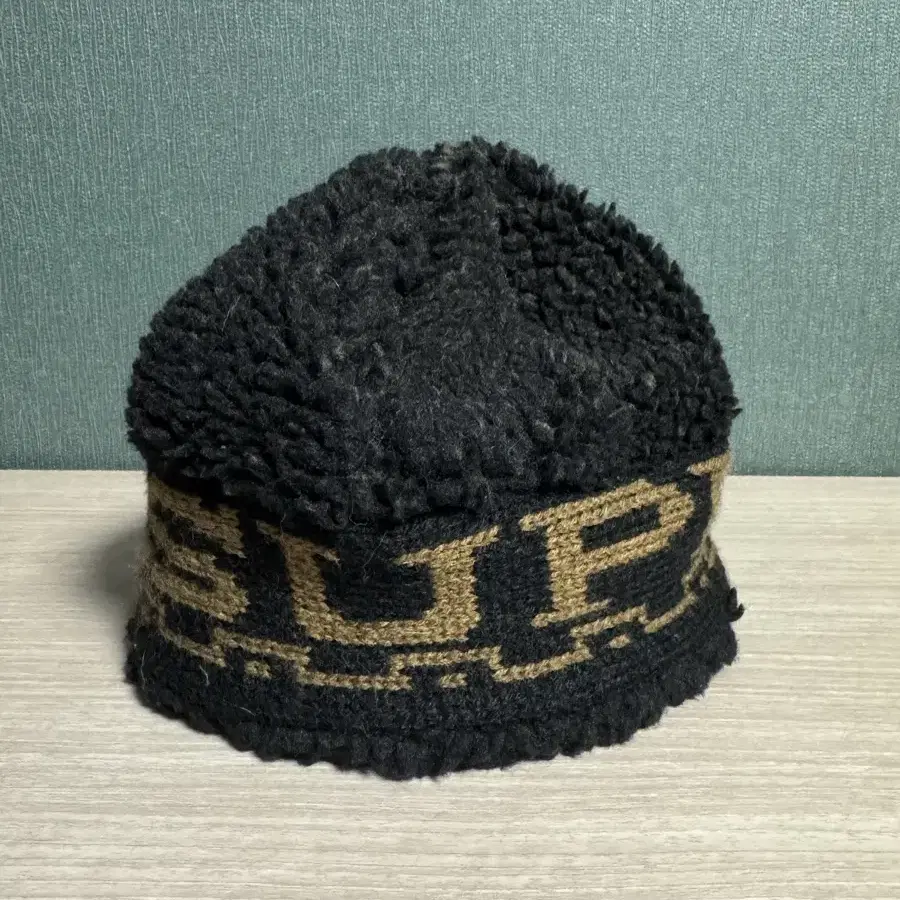 Supreme Sherpa Logo Beanie Black