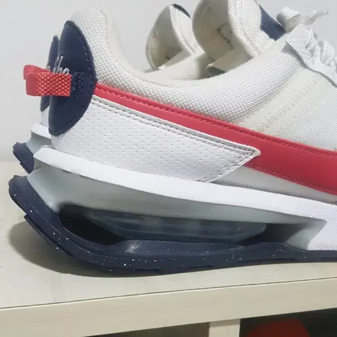 택포 260~265 A급 정품 NIKE AIR-MAX 경량 왕쿠션 운동화