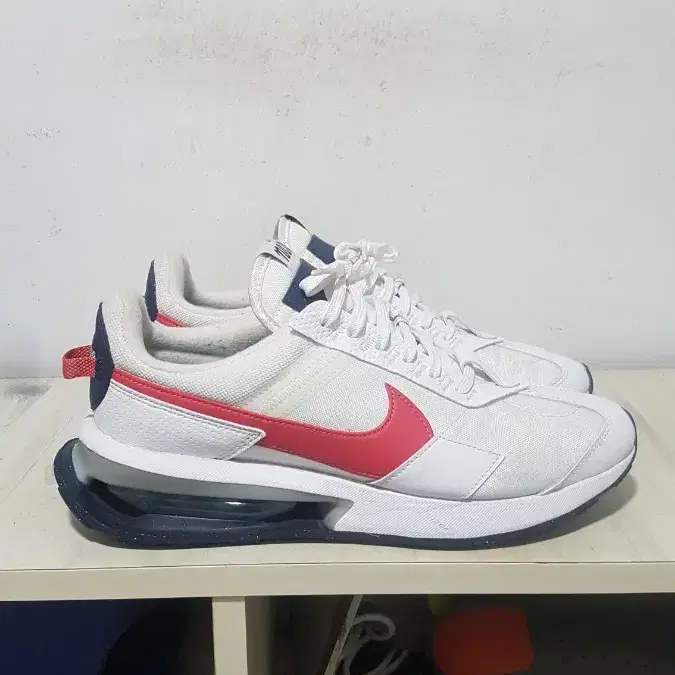 택포 260~265 A급 정품 NIKE AIR-MAX 경량 왕쿠션 운동화