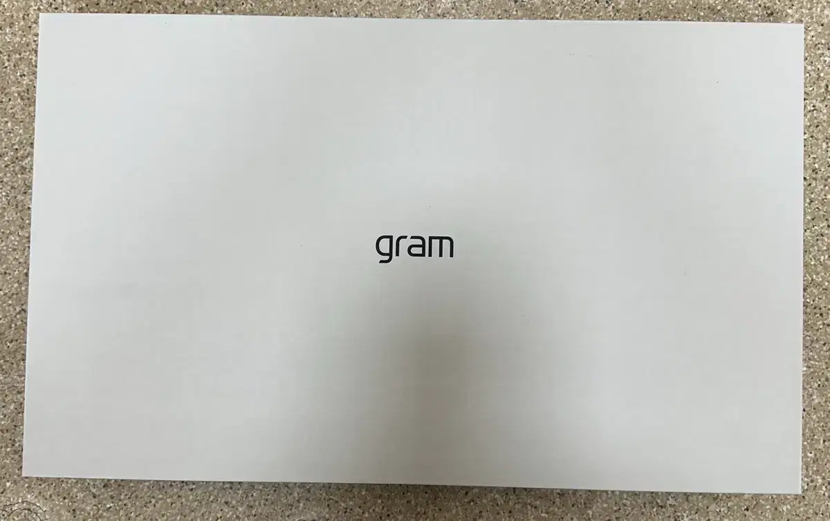 LG Gram 16Z90TP-KD7WK Unboxing Notebook