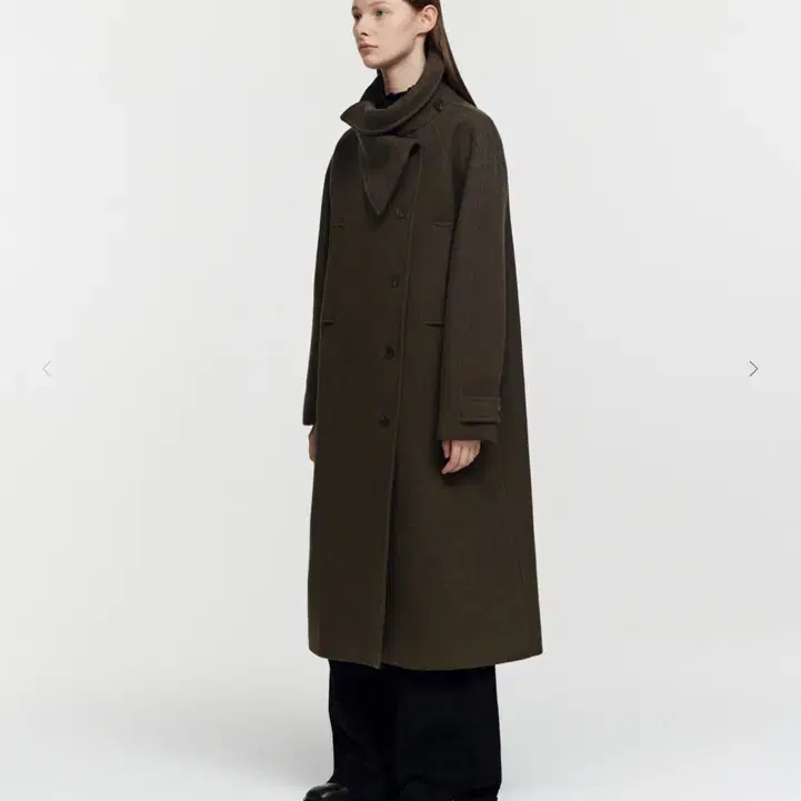 버뮬라 CASHMERE HIGH NECK COAT (KHAKI)