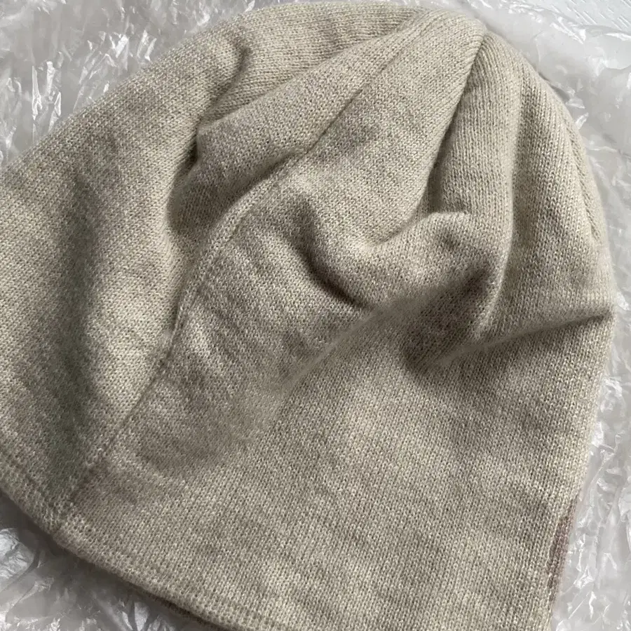 가터갤러리 비니 SYMBOL UNCUFFED BEANIE_BE