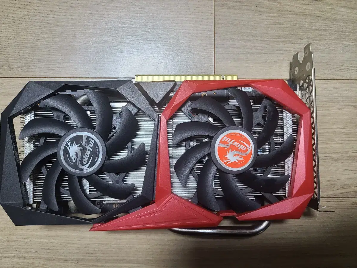 gtx1660슈퍼 컬러풀 그래픽카드 팝니다.