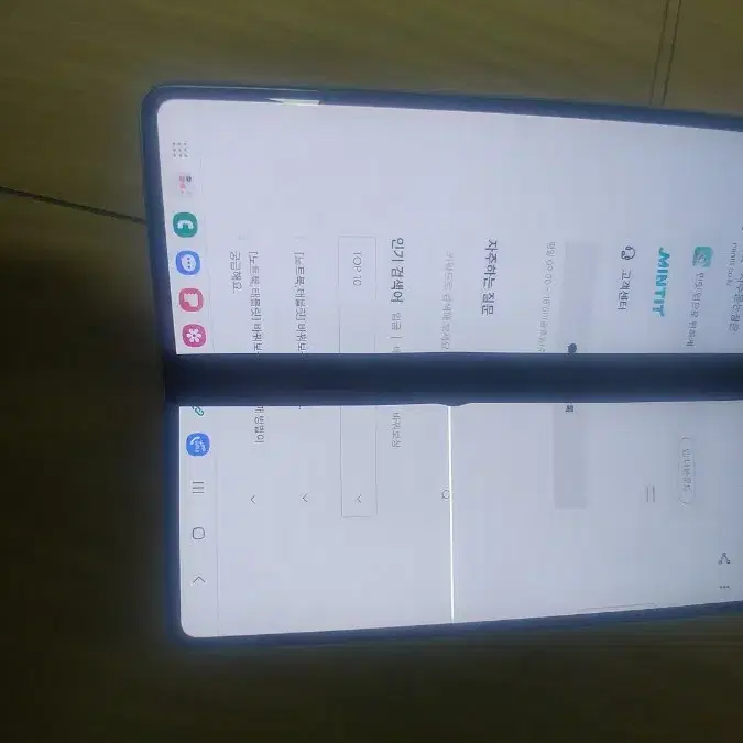 갤럭시 폴드3 256 내부중앙에먹물과 멍있어요 왼쪽만터치가능 외부는이상무