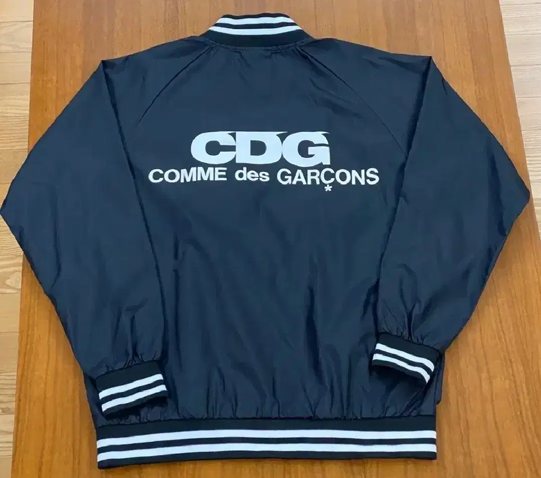 꼼데가르송 cdg 바시티 자캣