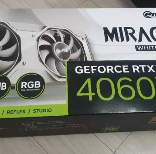 이엠텍 지포스 RTX 4060 Ti MIRACLE WHITE D6 8GB