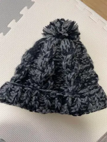 KANATA 폼폼 포함 니트 모자 그레이 계열