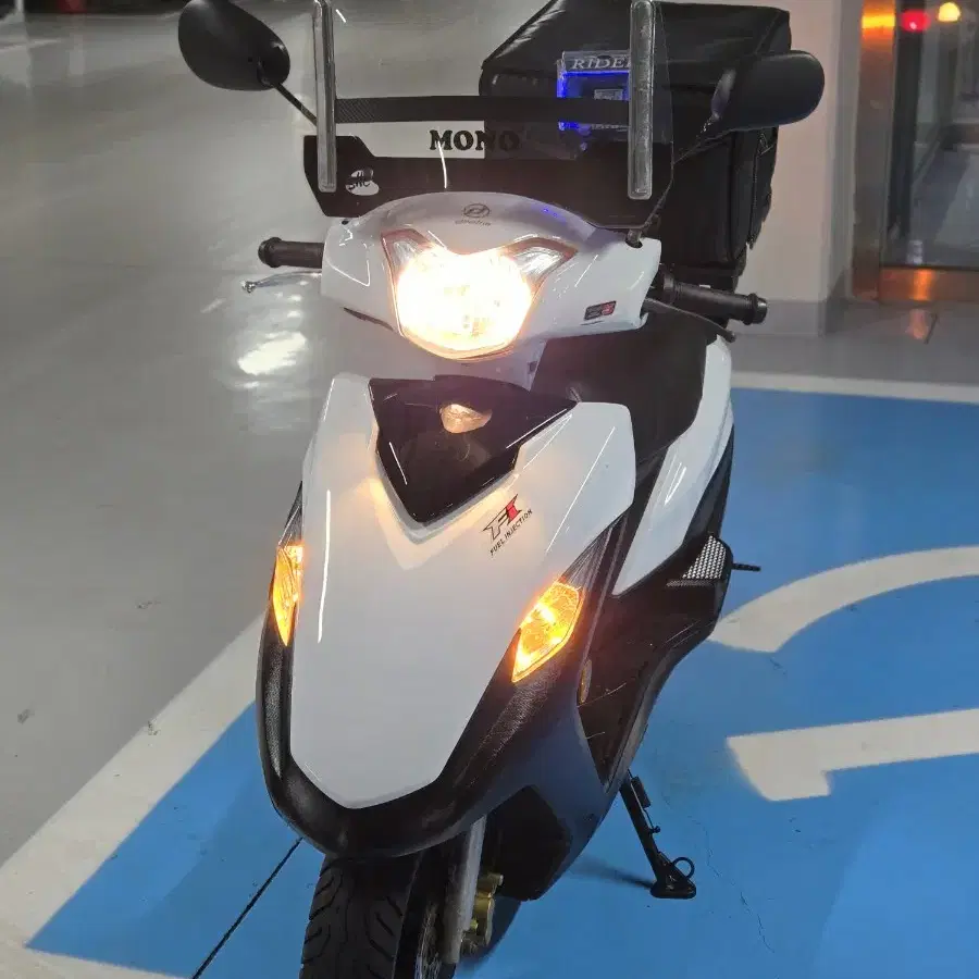 22년식 VF100 100cc 스쿠터 ( 배달세팅.125스쿠터100스쿠터