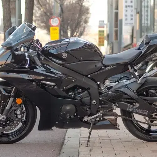 깜장포스 YZF-R6 2020년식 판매합니다.