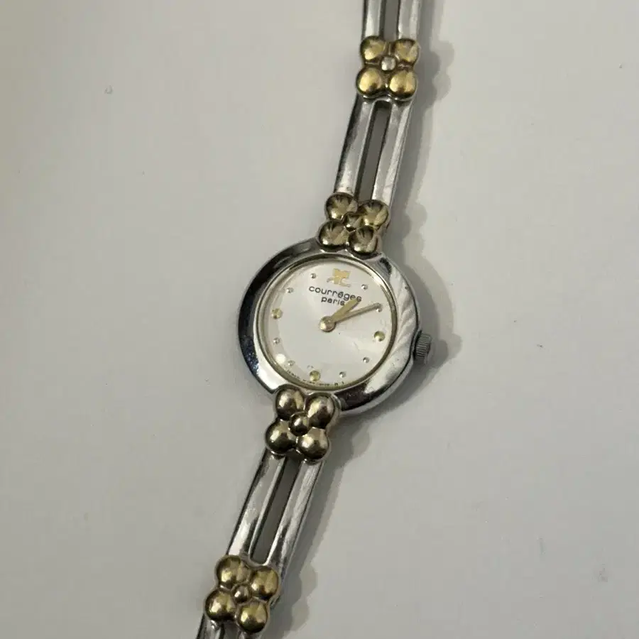 Courreges watch