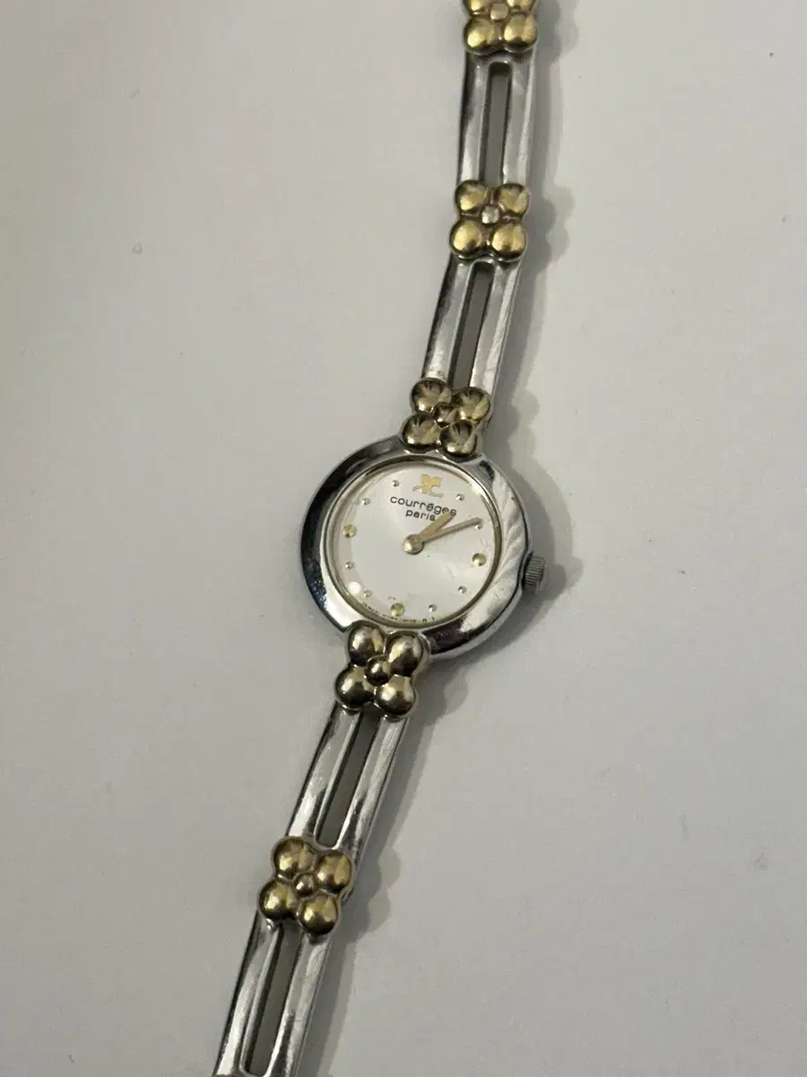 Courreges watch