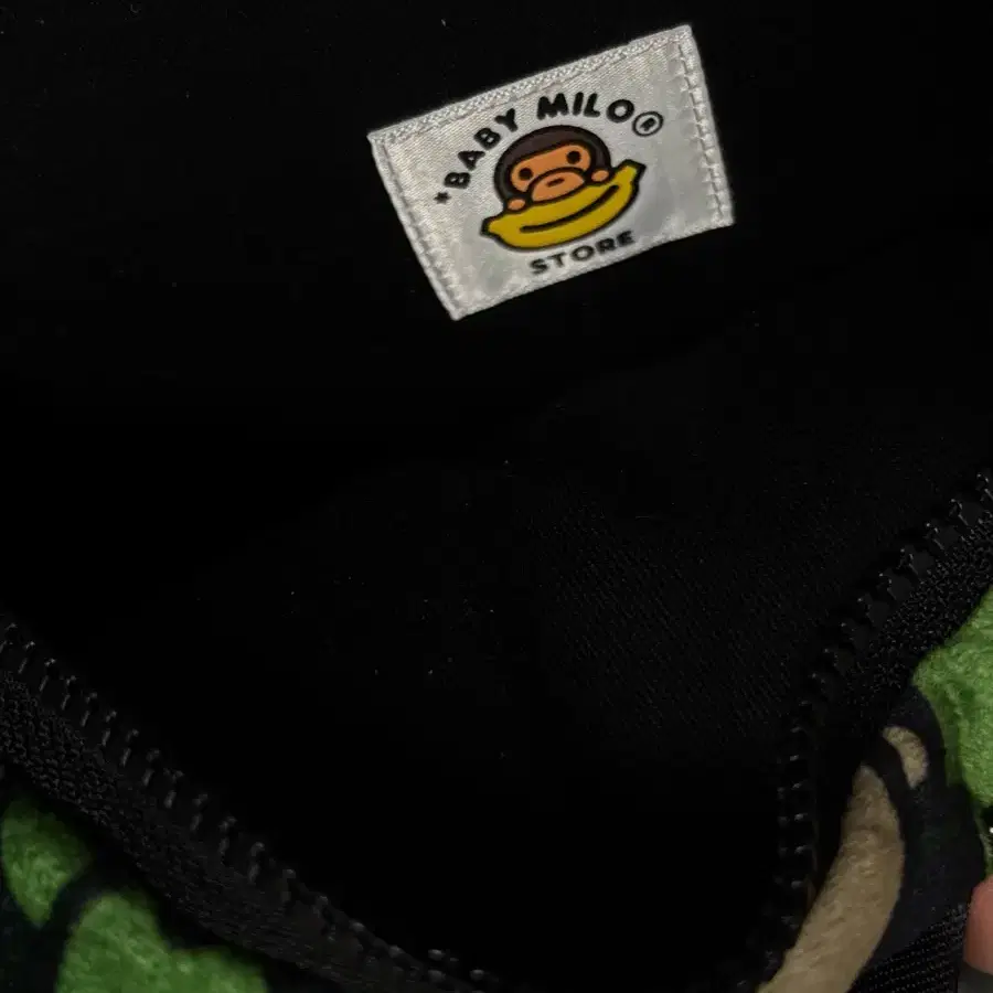 BAPE 베이프 마일로 플러시 백팩 그린 팔아요