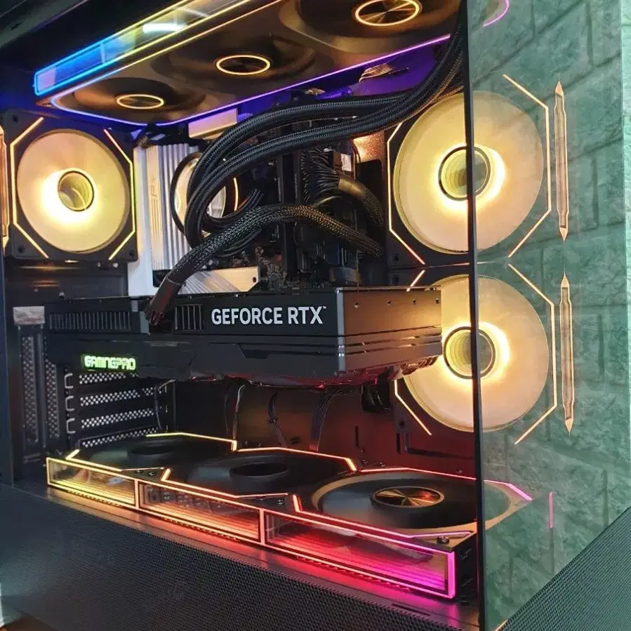 신제품 올블랙 게이밍 컴퓨터 (9800X3D RTX5080) PC 판매