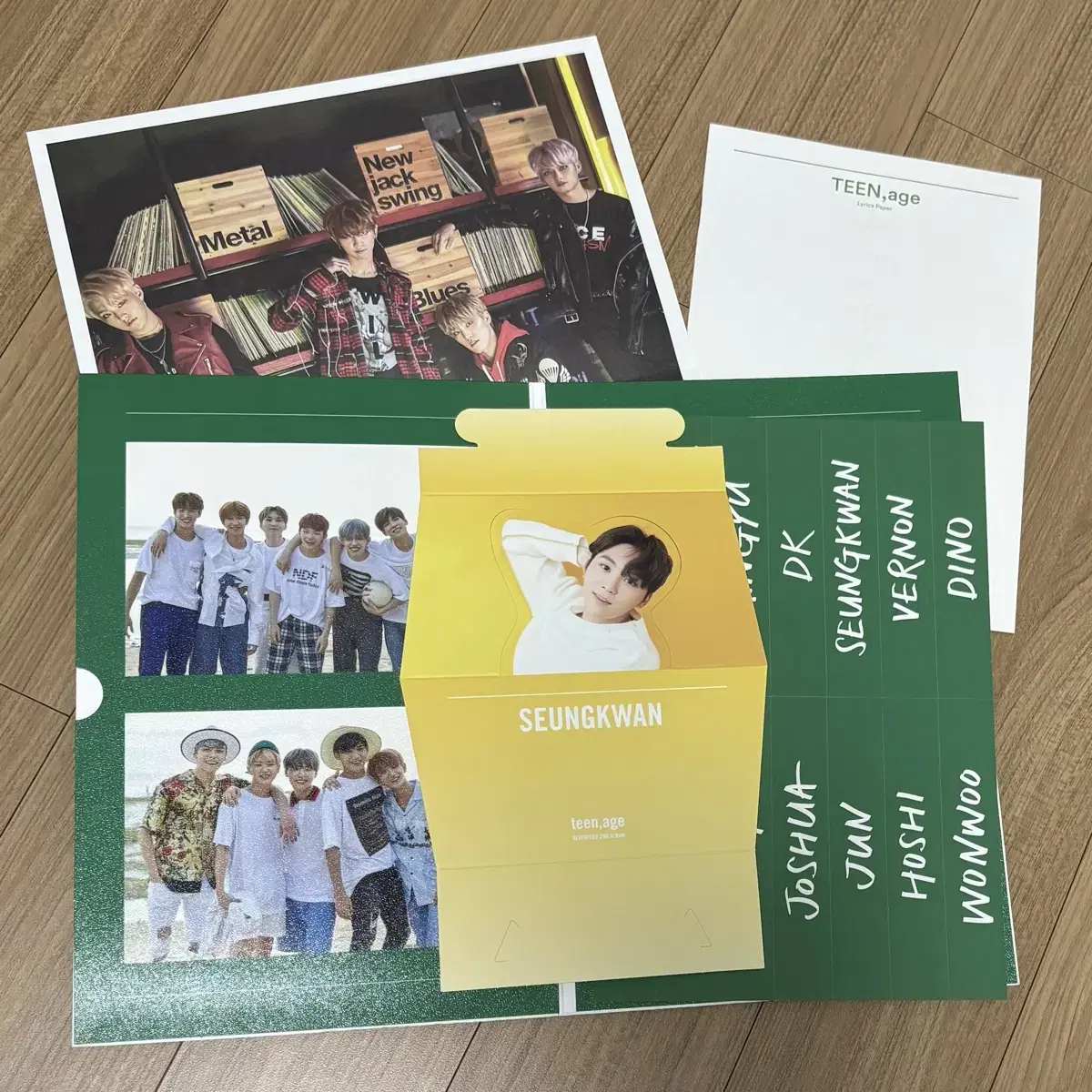 세븐틴 Teen, age white ver., green ver. 개봉