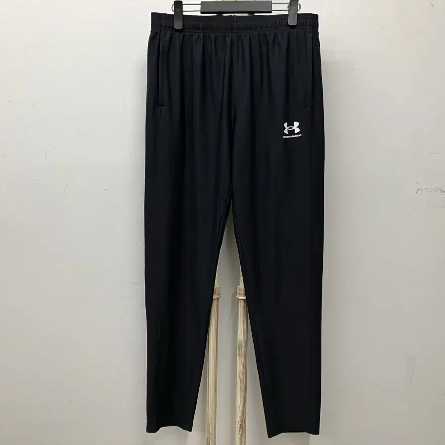 2 언더아머(UNDER ARMOUR) 츄리닝 바지 L