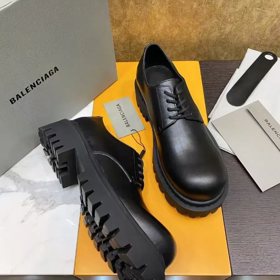 Balenciaga여성의 신장을 높이는 가죽 신발사이즈 36