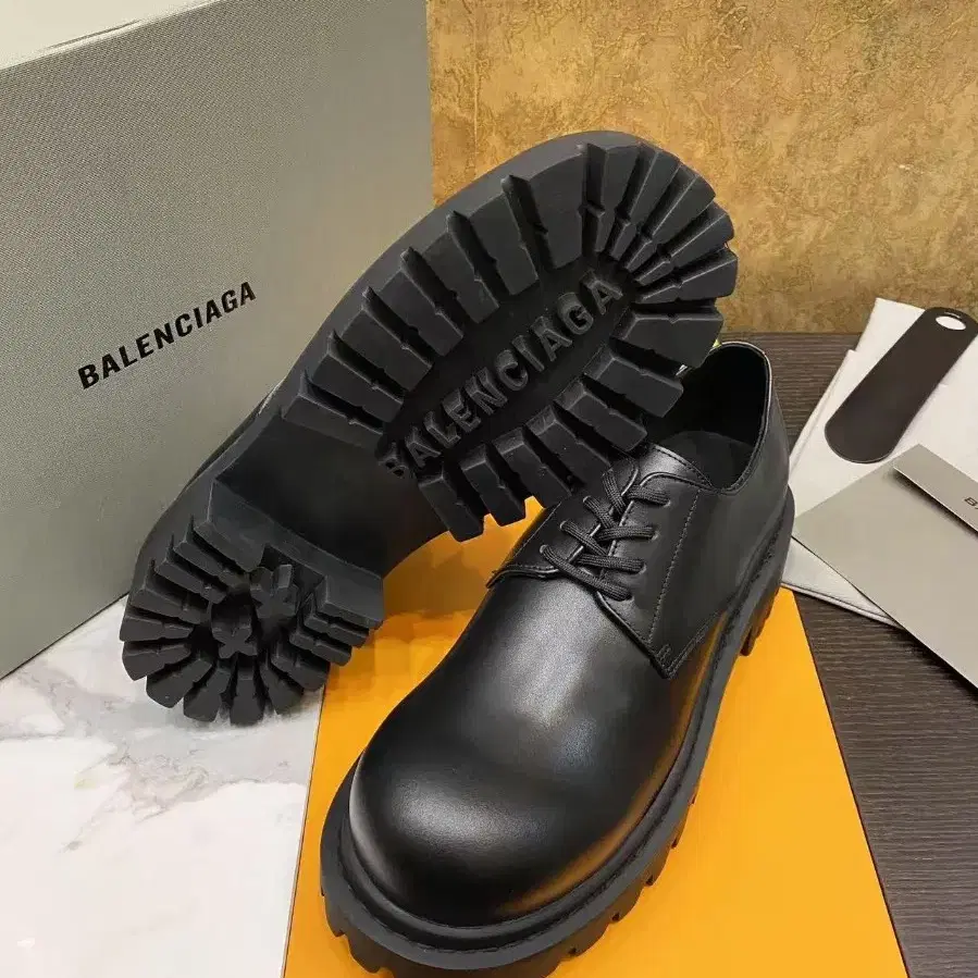 Balenciaga여성의 신장을 높이는 가죽 신발사이즈 36