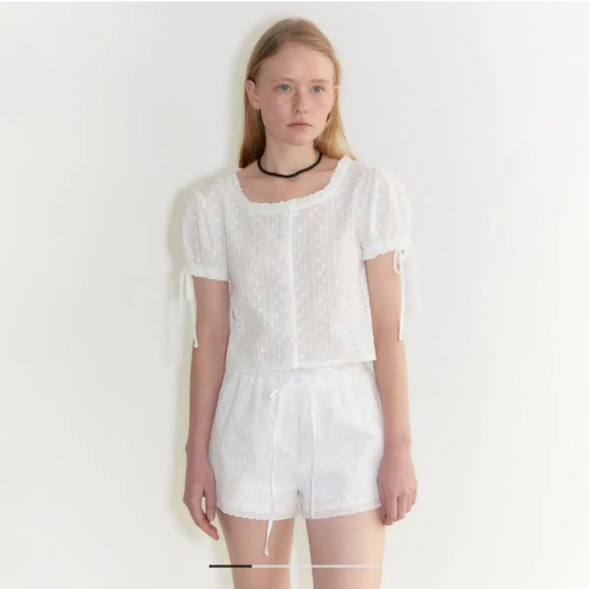 시눈 Eyelet Blouse (White)