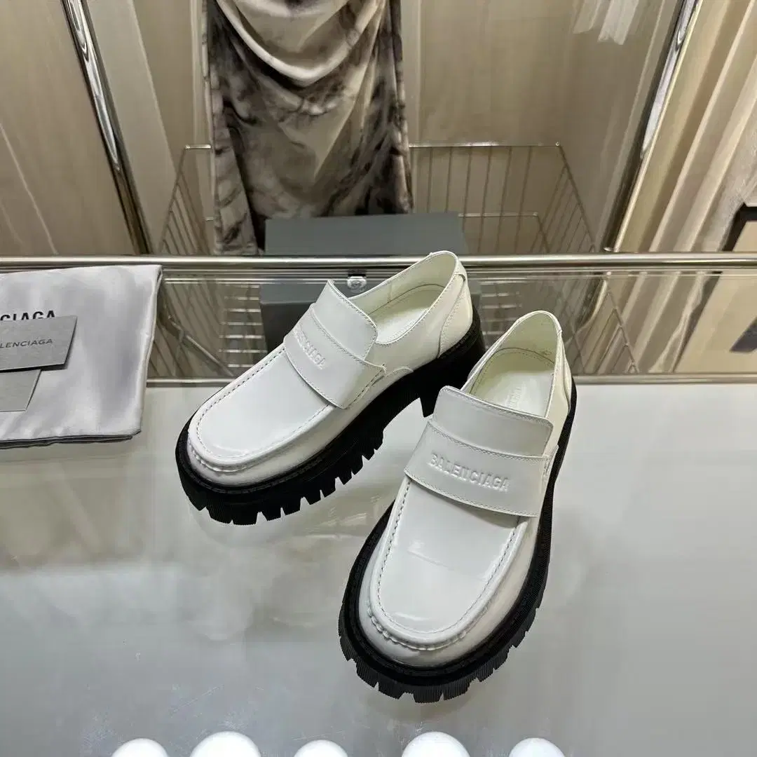 Balenciaga여성의 신장을 높이는 가죽 신발사이즈 36