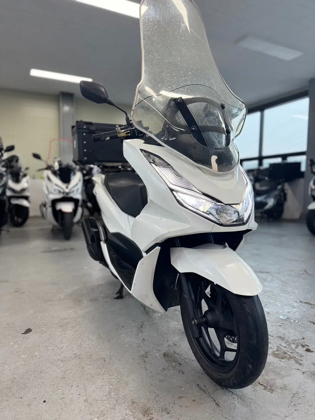 21년식 혼다 PCX125 ABS모델 6만KM 깔끔한 차량 판매합니다.