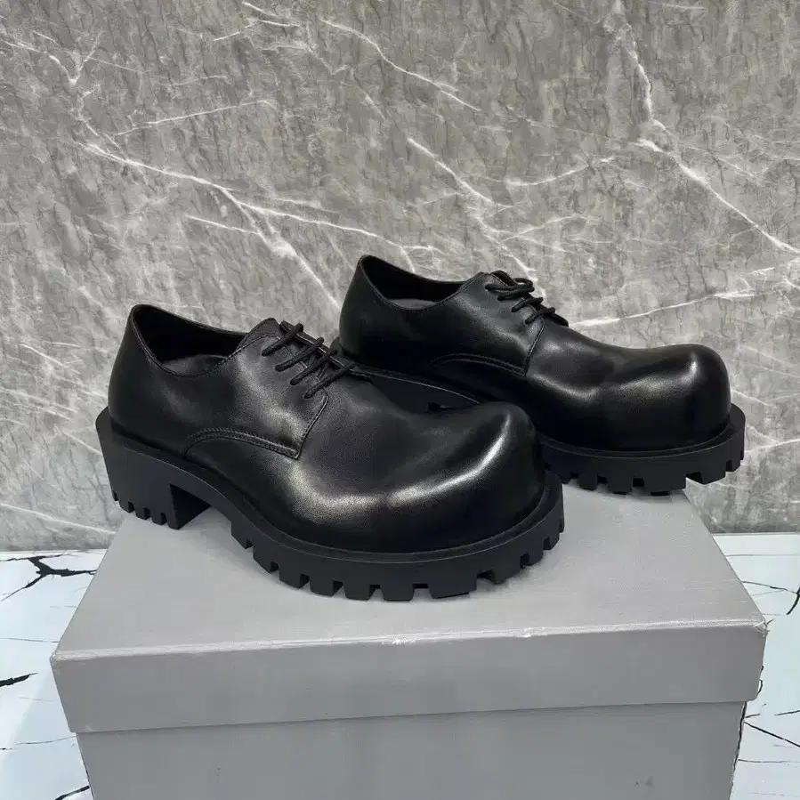 Balenciaga남성용 키 증가 가죽 신발 사이즈 42